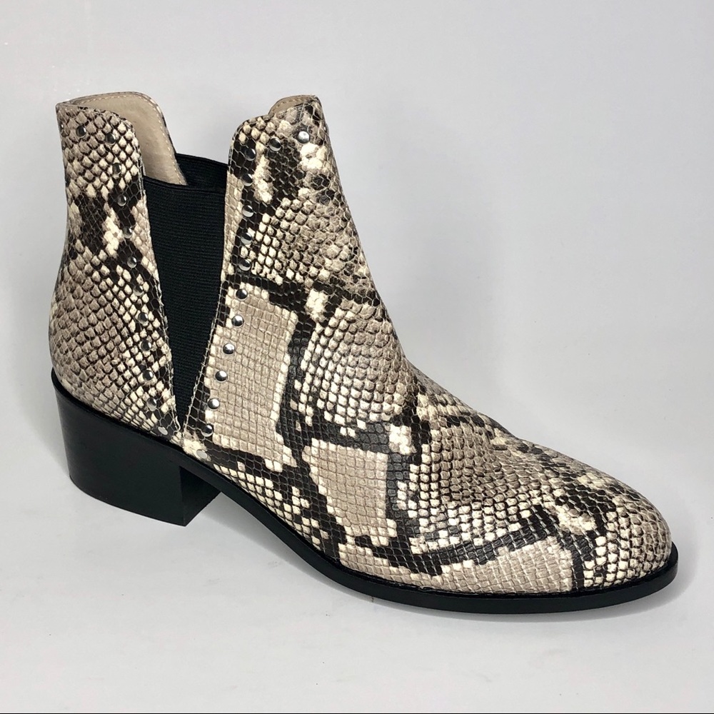 NWOT Steve Madden leather snake embossed boots 10